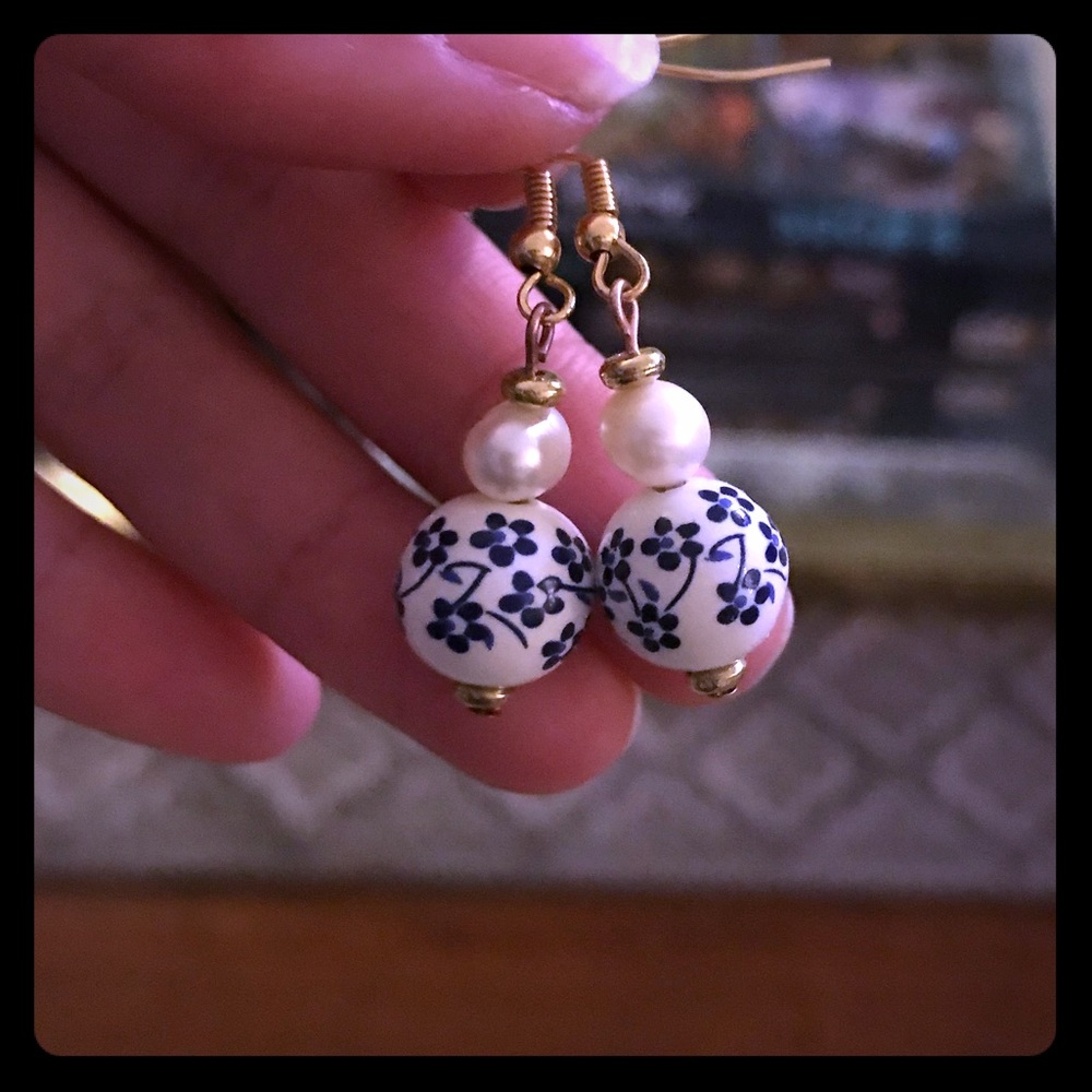 Handmade floral ceramic bead earrings ❤️